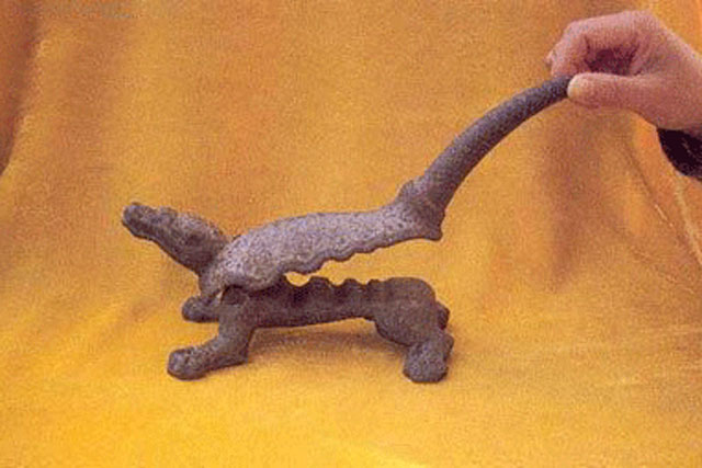 Những hình phạt ghê rợn đối với phụ nữ ngoại tình Trung Quốc cổ