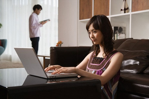 Biết chồng có bồ, chẳng đánh ghen chỉ gửi thứ này đi khiến anh ân hận cả đời, luôn quỳ xin tha thứ