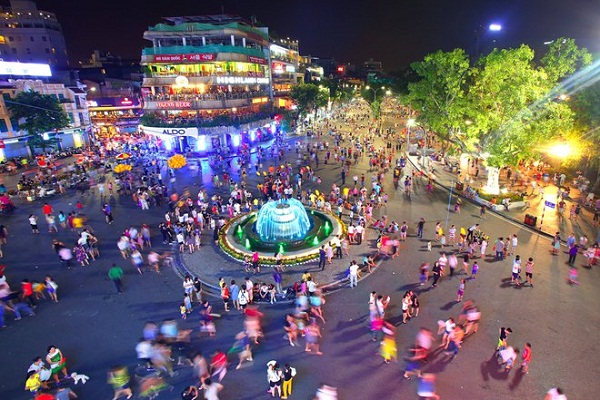 Hà Nội mở lại phố đi bộ Hồ Gươm từ ngày 12/3