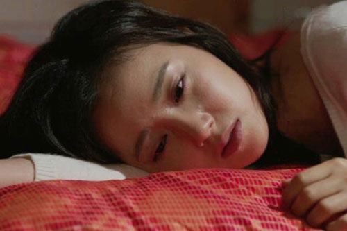 Cửa phòng vừa mở, tôi chết lặng hiểu vì sao dù biết phải "đổ vỏ" chồng vẫn tổ chức đám cưới linh đình