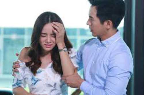 Đến thăm mẹ chồng, thấy vợ cũ của chồng, tôi ngứa mắt nên hất tung mâm cơm rồi bỏ về