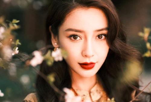 Nhan sắc thật của Angelababy lộ diện qua hình chưa chỉnh sửa, liệu có khác xa so với ảnh studio?
