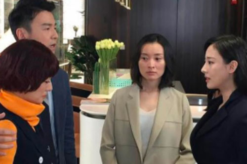 Anh trai 39 tuổi thông báo dẫn bạn gái về xin cưới khiến ai cũng mừng rỡ, đến khi nhìn bộ dạng chị ấy mà cả nhà tôi sốc nặng