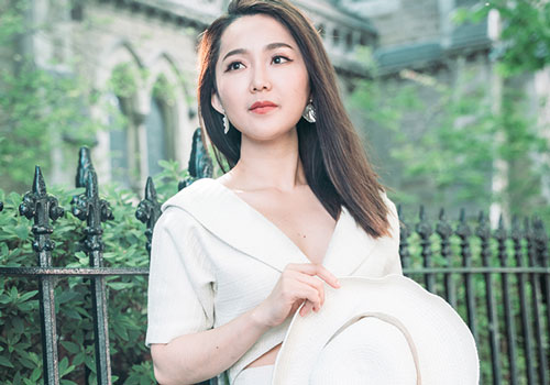 Cô gái nghèo đen nhẻm trong phim “Kính vạn hoa” giờ ra sao?