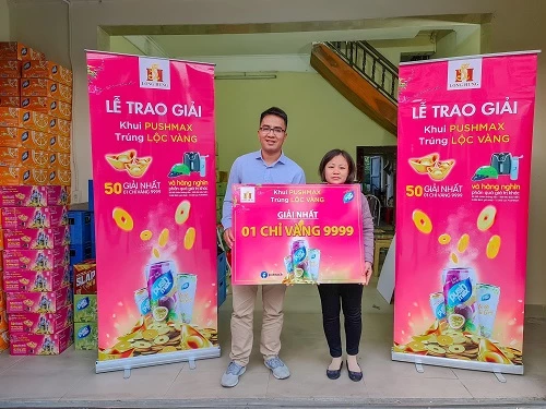 Khách hàng ở Thái Bình nhận được giải chỉ vàng 9999