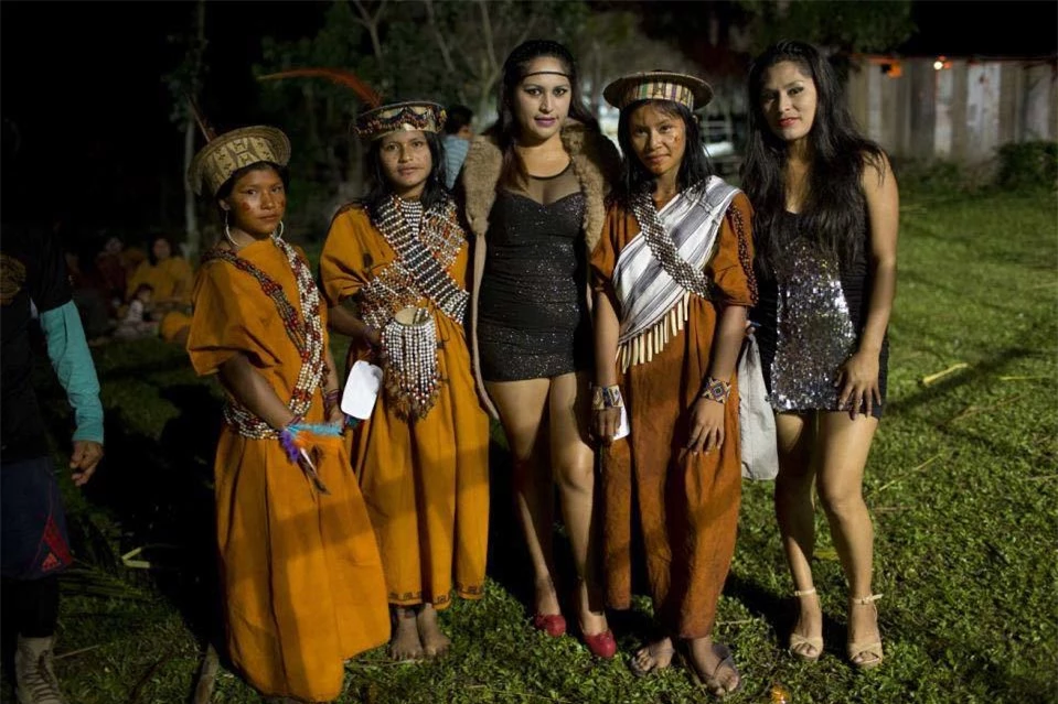 Cận cảnh cuộc thi hoa hậu giữa rừng rậm Amazon