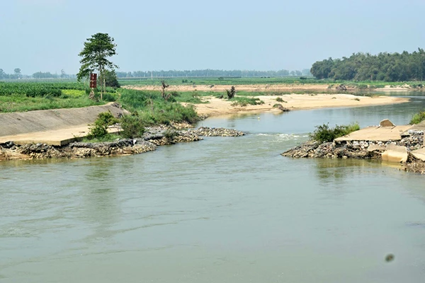 Đập tạm trên sông Quảng Huế hiện đã bị sạt lở, nước sông Vu Gia chảy ra sông thu Bồn quá nhiều làm giảm lượng nước về đập An Trạch để cung cấp cho TP Đà Nẵng
