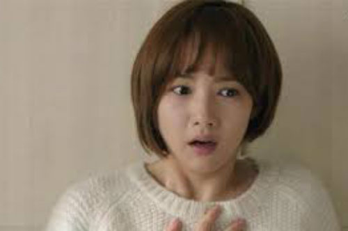 Vừa nhìn thấy chồng của chị gái đưa từ nước ngoài về, tôi ôm ngực choáng váng còn mẹ tôi run rẩy ngất lịm