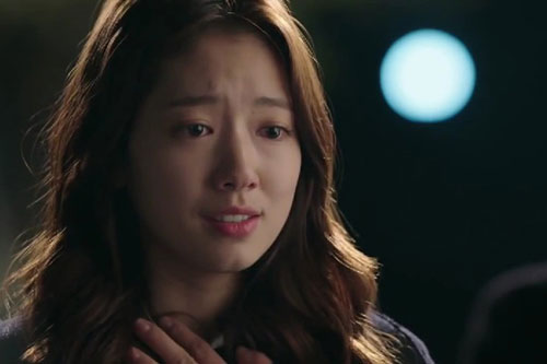 Rụng rời khi bắt gặp cảnh tượng chồng và nhân tình trong phòng khách