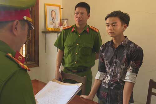 Đắk Lắk: Bắt đối tượng rút dao đâm người tại quán nhậu