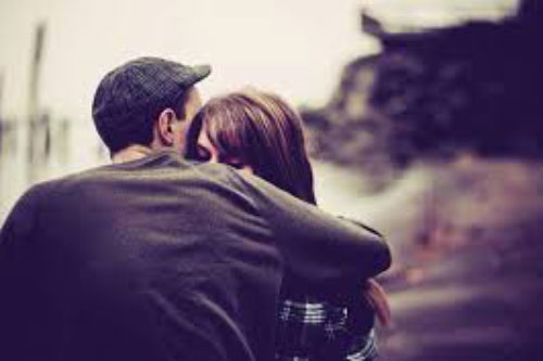 Mang bánh sinh nhật đến làm bạn trai bất ngờ, nhưng vừa nhìn thấy anh, kẻ choáng váng sững sờ lại chính là tôi