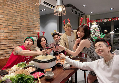 Gil Lê bị phát hiện đưa Hoàng Thùy Linh đi du lịch cùng gia đình mình