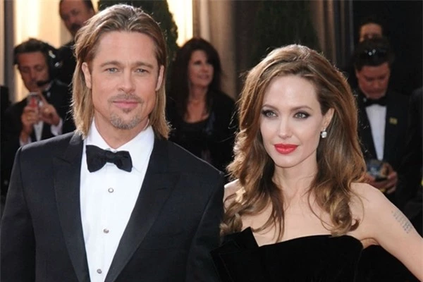 Angelina Jolie bán tranh Brad Pitt tặng với giá 263,5 tỷ đồng