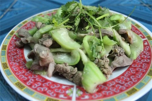 long-ga-xao-muop-huong