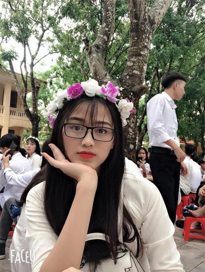 Loạt ảnh mới 'khui' thời học sinh cực dễ thương của Hoa hậu Đỗ Thị Hà - ảnh 6