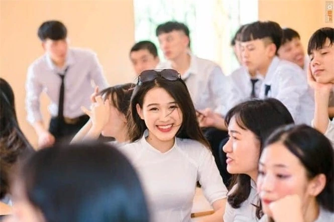 Loạt ảnh mới 'khui' thời học sinh cực dễ thương của Hoa hậu Đỗ Thị Hà - ảnh 9