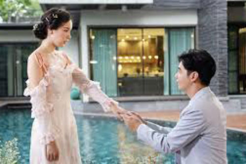 Nhất quyết ly hôn để làm lại cuộc đời nhưng khi nhận được món quà của chồng cũ gửi tới, vợ tái mặt đưa ra quyết định không ngờ