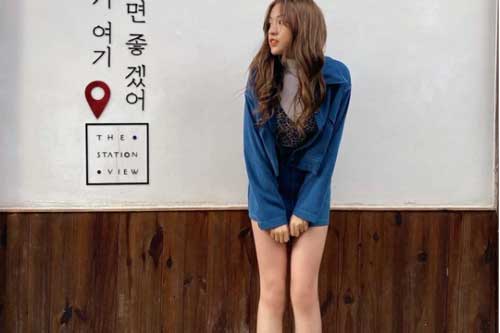 Hot girl "trứng rán" tiết lộ có đôi chân dài đến 1m13, thế này là "ăn đứt" cả siêu mẫu Thanh Hằng rồi