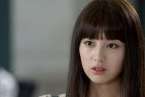 Thấy đôi giày được gửi đến tận nhà, tôi hớn hở vì tưởng quà chồng tặng, nào ngờ cay đắng tận cùng