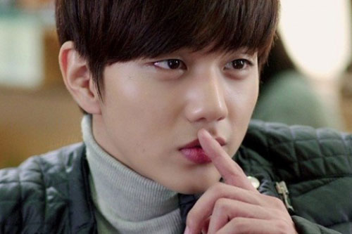 Ngày cưới tôi 'chết đứng' tại chỗ khi bóc món quà cưới sếp của vợ tặng cho cô ấy