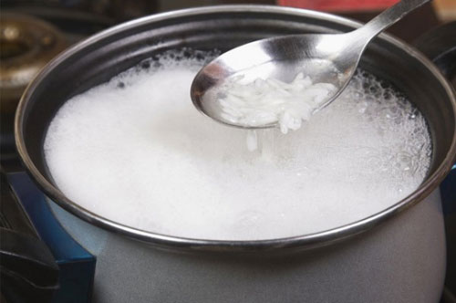 Bạn có thể sẽ hối hận vì không biết dùng nước cơm chống nắng