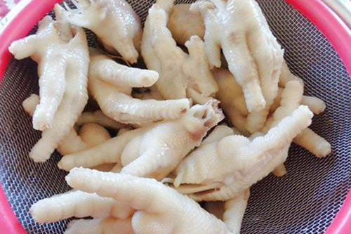 Mẹo rút xương chân gà cực đơn giản