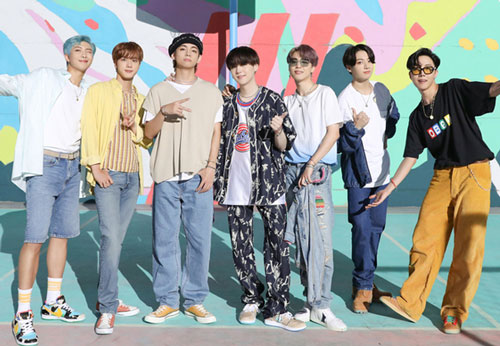 "Dynamite" của BTS phá vỡ kỷ lục mới