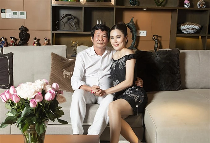 Hoa hậu Việt được tặng 6 tỷ vì giảm 6kg: Chơi hàng hiệu khét tiếng, quỳ gối rửa chân cho chồng - Ảnh 5.