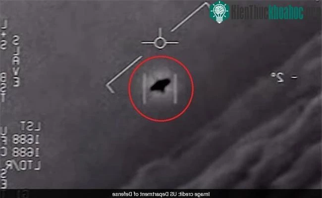 Ảnh chụp màn hình về vật thể bay không xác định mà phi công Hải quân Mỹ ghi lại được.