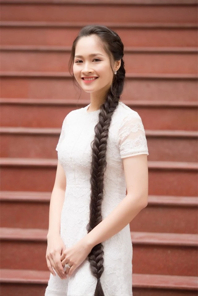 Những cô gái có mái tóc đẹp nhất Hoa hậu Việt Nam qua các mùa - ảnh 17