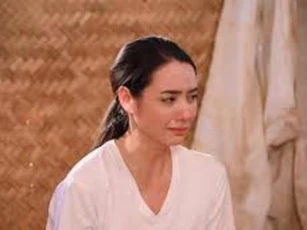 Muốn ghi điểm nên tôi tặng mẹ chồng chiếc xe đạp điện, không ngờ vừa nhìn thấy xe, bà đã ôm mặt bật khóc