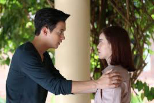 Bị mẹ bạn trai bắt gặp trong tình cảnh xấu hổ, em ngượng ngùng ê chề và càng hoang mang với cách giải quyết của người yêu