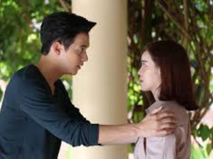 Bị mẹ bạn trai bắt gặp trong tình cảnh xấu hổ, em ngượng ngùng ê chề và càng hoang mang với cách giải quyết của người yêu