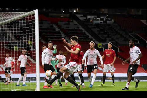 CĐV mắng Maguire vì trung vệ trị giá 80 triệu bảng không biết ghi bàn