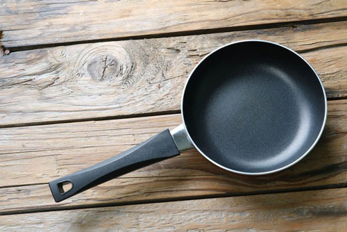 Những sai lầm tai hại khi sử dụng chảo chống dính gây ảnh hưởng sức khỏe nghiêm trọng