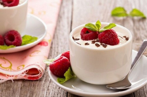 Mách chị em cách làm sữa chua hoa quả đơn giản mà ngon cho cả nhà