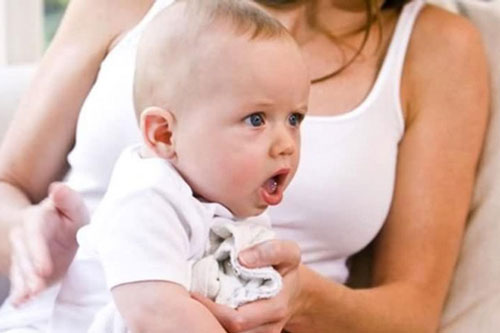 Cách chăm sóc trẻ sơ sinh bị ho đờm