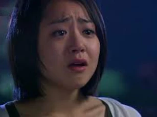 Phát hiện sợi dây chuyền vàng trong cốp xe của vợ, tôi truy hỏi liền bị cô ấy trách mắng: "Anh hại em rồi"