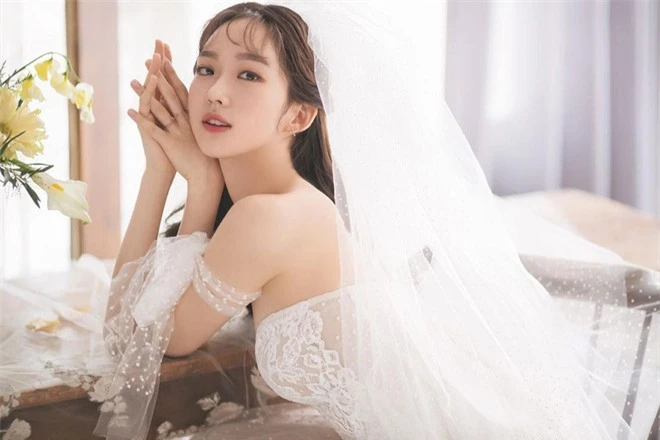 Sốc visual bộ ảnh rich kid xấc láo nhất Penthouse Han Ji Hyun hồi làm mẫu váy cưới: Xinh điên đảo, ở ngoài khác hẳn trên phim - Ảnh 3.