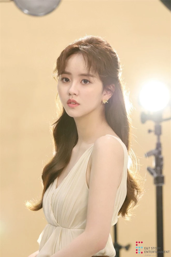 Tranh cãi BXH nữ diễn viên đẹp nhất xứ Hàn: Top 3 bị phản đối, sao nhí đè bẹp cả Song Hye Kyo, Kim Tae Hee và dàn nữ thần Kpop - Ảnh 3.