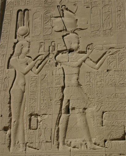 Vén màn chuyện “tình ái” của nữ hoàng Ai Cập Cleopatra