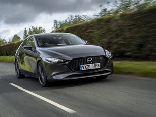 Mazda3 2021 có thêm tùy chọn động cơ mới, mạnh hơn đời cũ
