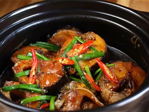 Bỏ thứ này vào kho cá giúp hết sạch mùi tanh, cá thơm ngon ngọt vị ai cũng phải khen