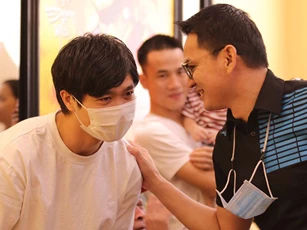 HLV Kiatisuk dặn học trò tránh 'bệnh ngôi sao'