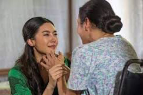 Sau khi chồng tôi qua đời, mẹ chồng cứ ốm đau liên miên, tôi tưởng bà thương tiếc anh nhưng sự thật mới chát đắng