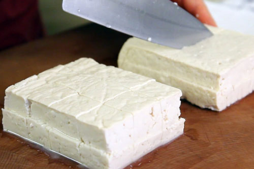 Tuyệt đối không chọn mua đậu phụ nếu có các dấu hiệu này