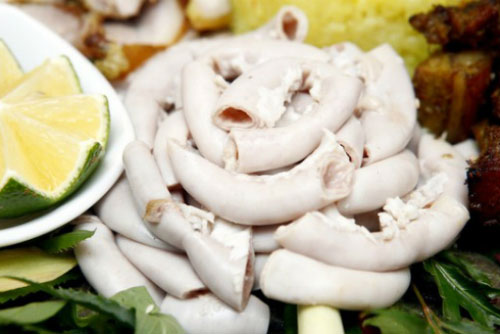 Cách luộc lòng lợn thơm ngọt, trắng giòn ai ăn cũng khen tấm tắc