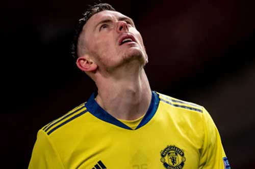 Dean Henderson bị chỉ trích vì mắc lỗi dẫn đến bàn thua trận MU vs Milan