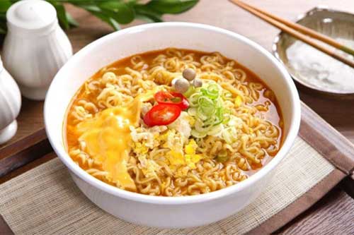 Tranh cãi mì ăn liền có hại cho sức khỏe không? Câu trả lời của chuyên gia khiến nhiều người 'sốc'