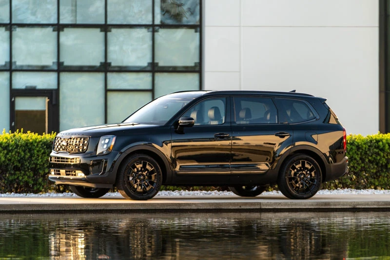 1. Kia Telluride 2021 (giá khởi điểm: 31.990 USD, điểm tổng thể: 8,4/10).